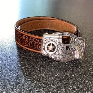 Justin boots leather belt with gun buckle western